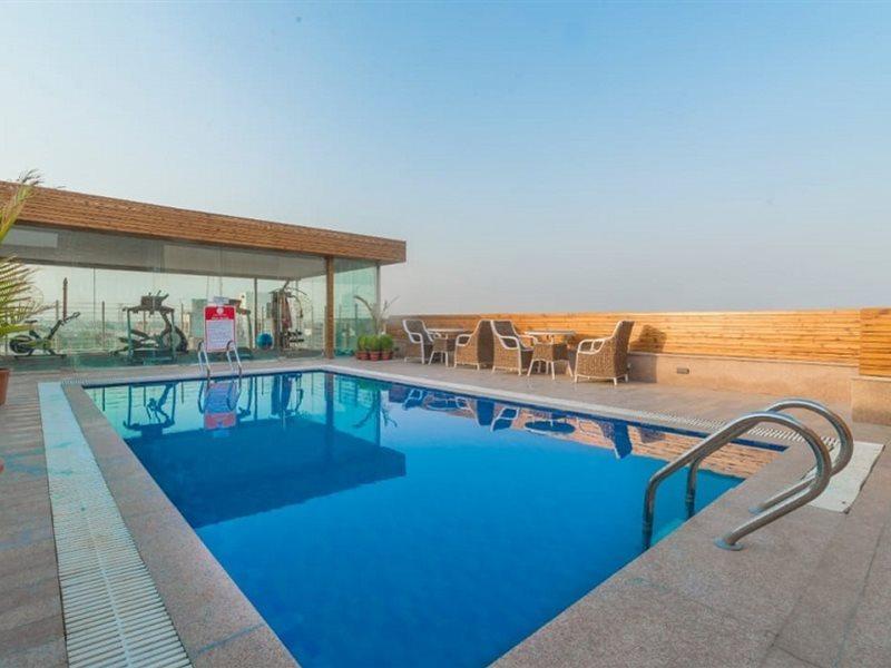 Costa Riviera Hotel Waranasi Zewnętrze zdjęcie